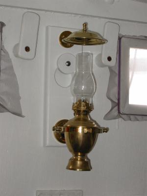 gimbaled oil lamp