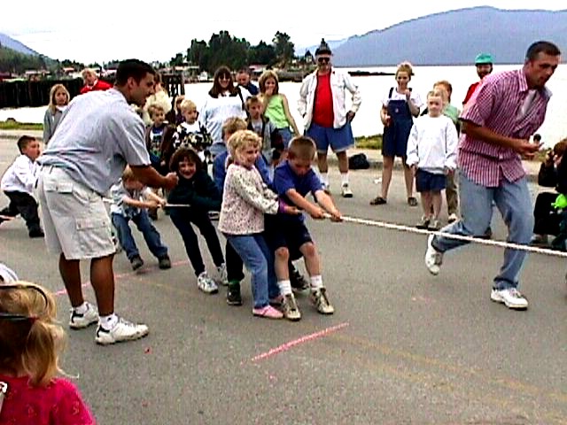 Aly tails on in a tug-of-war, 1999 (Photo: John Emde, Sr.)